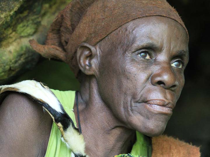 donna batwa emotions magazine rivista viaggi rivista turismo