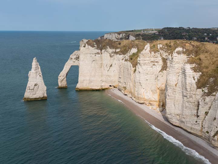 La Scogliera Elefante vicino Etretat in Normandia - emotions magazine - rivista viaggi - rivista turismo