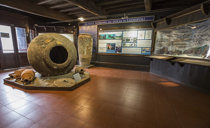 Una sala del Museo del mare a S.Severa 2016-06-15 13.31.44