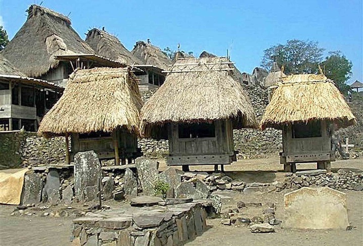 sonda23m villaggio Sumba