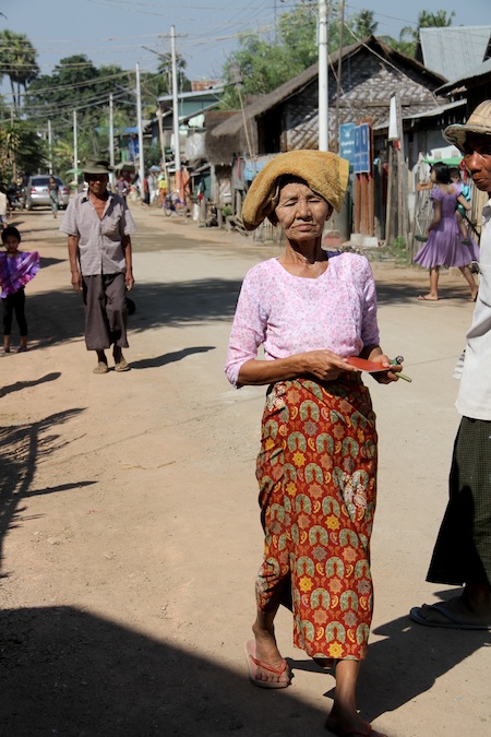 12 FOTO) Un villaggio vicino a Naypyidaw
