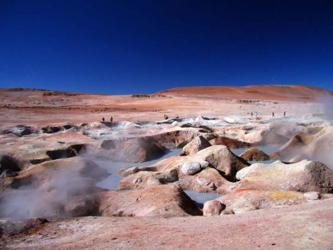 Geysers di Sol de Manana Bolivia emotions magazine rivista viaggi rivista turismo