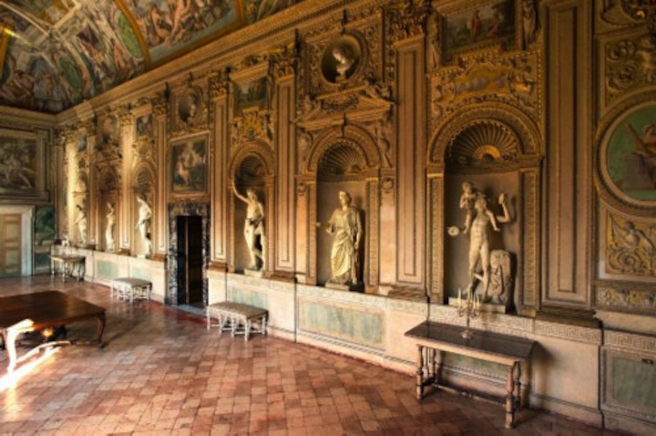 Palazzo_Farnese_Galleria_dei_Carracci_modified